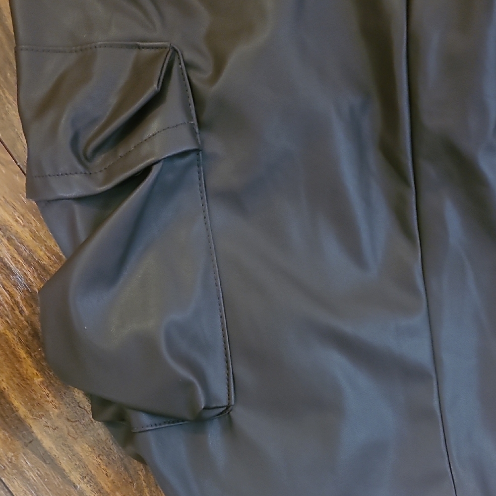 Unisex Brown Cargo Pants - Picture 5 of 13